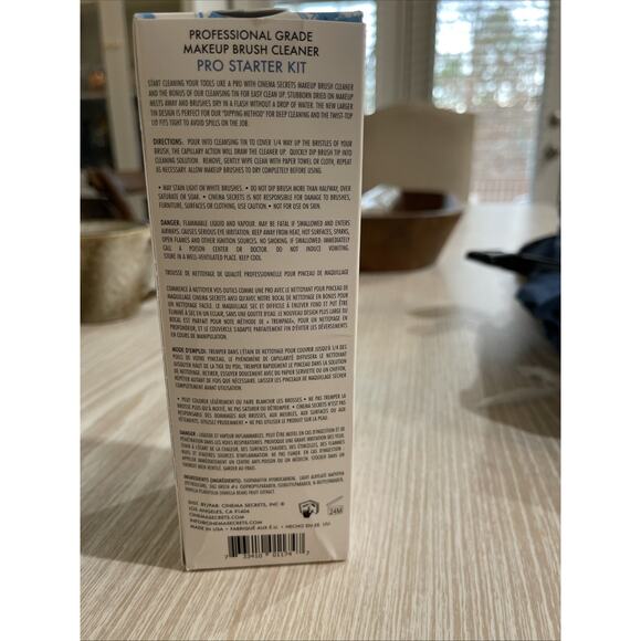 New Cinema Secrets Makeup Brush Cleaner Pro Starter Kit, 8 fl oz (with tin) - Picture 3 of 3